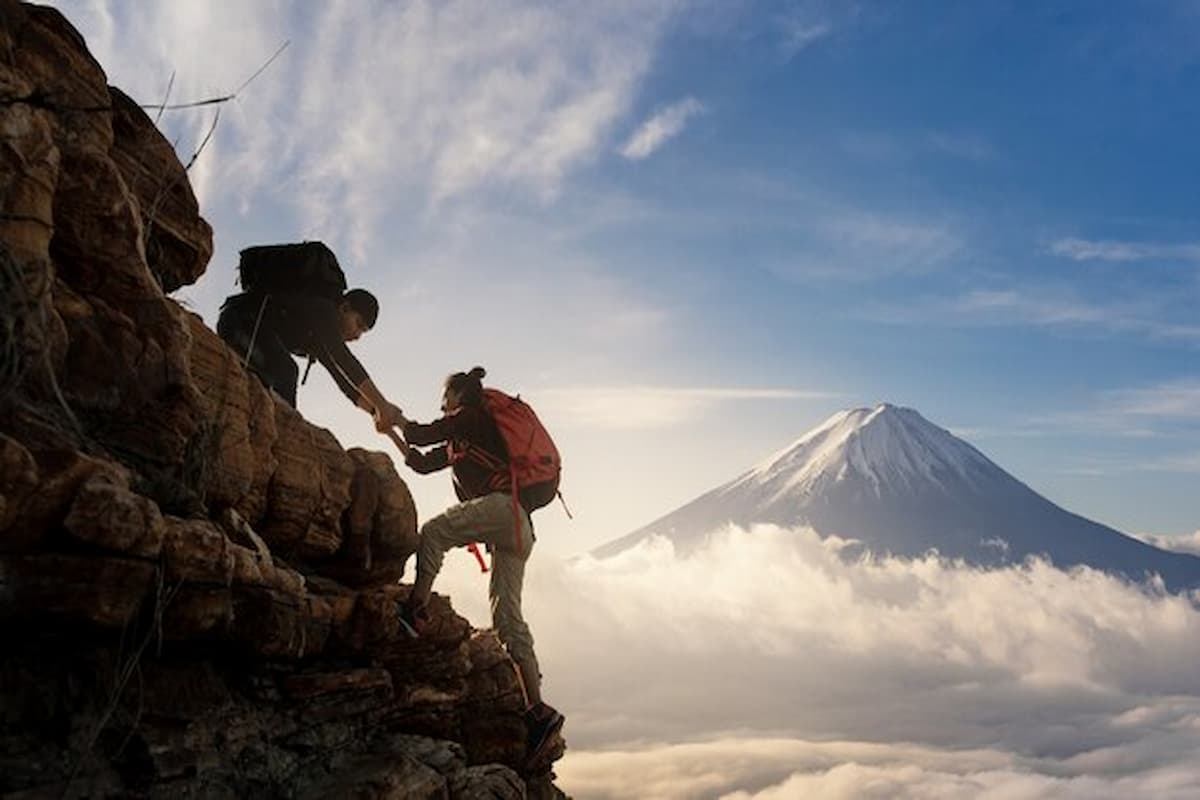 9 Tips Mendaki Gunung yang Aman, Pendaki Pemula Wajib Tahu!