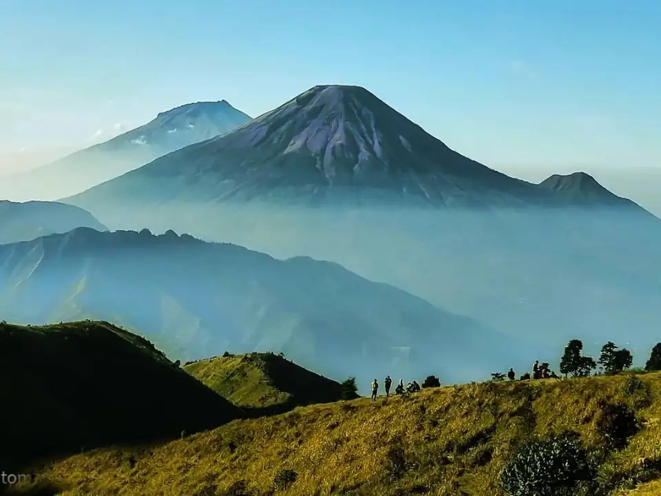 Gunung Prau dan 3 Mitos Menaktukan di Balik Keindahannya