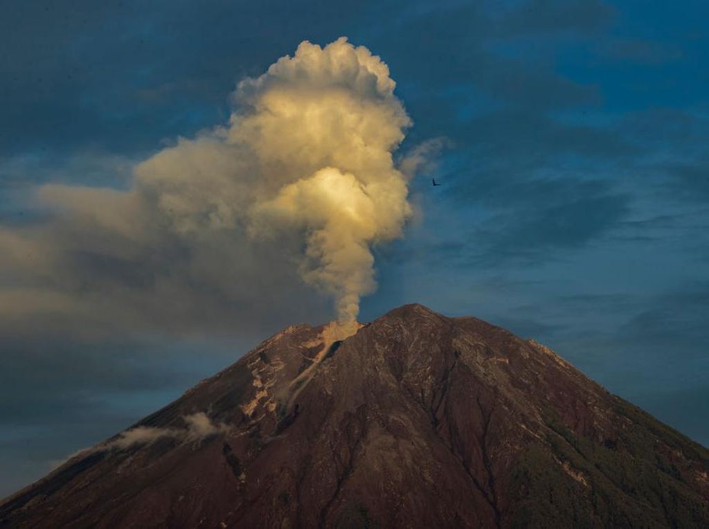 Status Gunung Ruang Turun Jadi Siaga, Cek Update Status Gunung Api di Indonesia