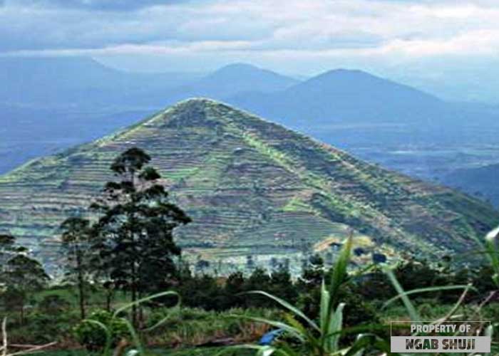 Gunung ‘Piramida’ Lalakon Terkenal Angker dan Jadi Tempat Pesugihan