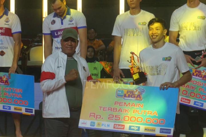 Farhan Halim Dinobatkan sebagai Pemain Terbaik Proliga 2025 Putra